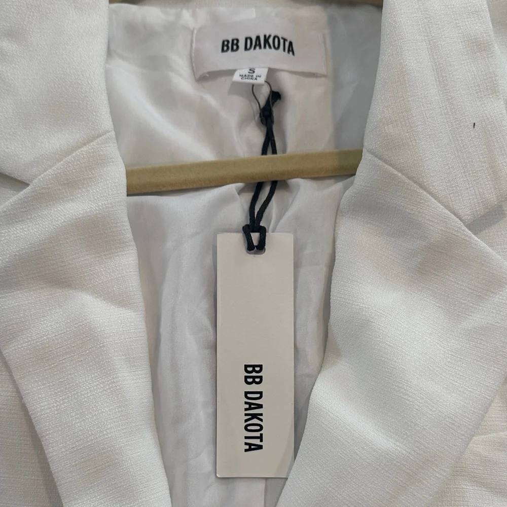 BB Dakota Crisp White Blazer- Size Small - Picture 2 of 5